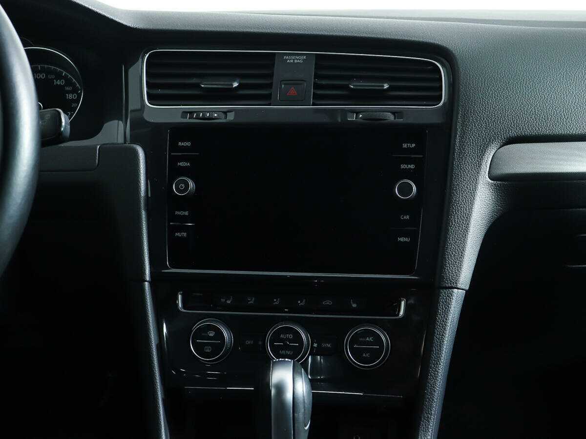 Volkswagen Golf, 2018 Фото №13