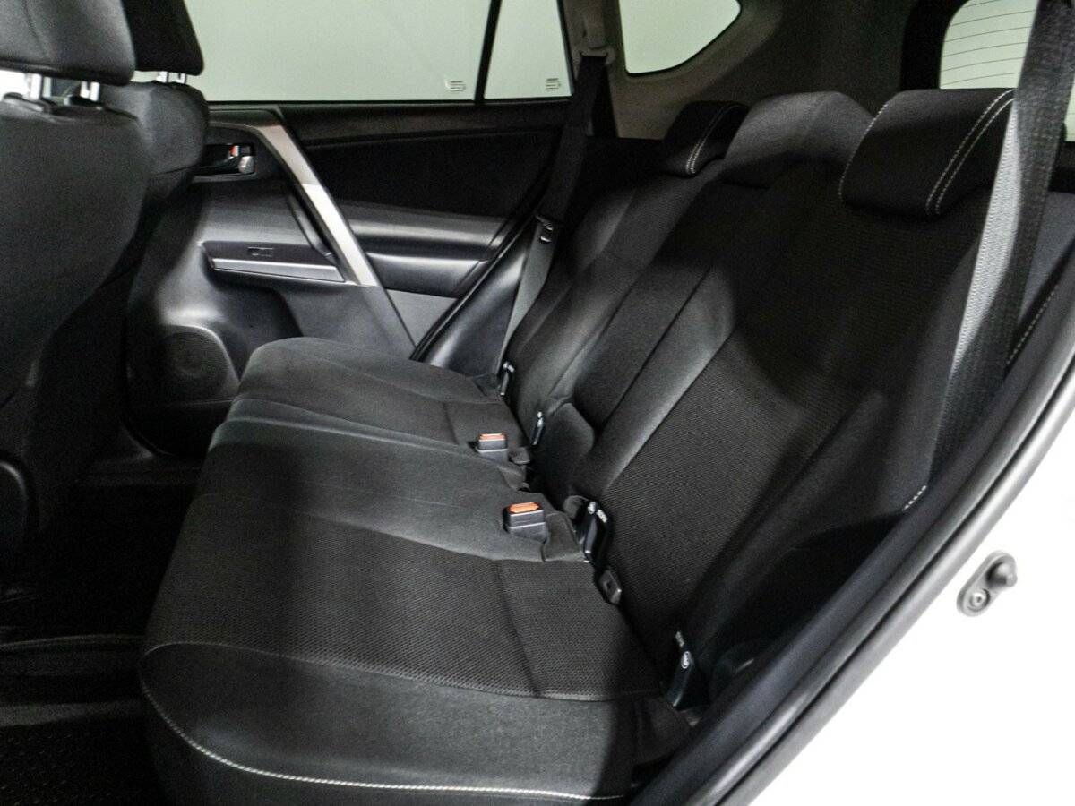 Toyota RAV4, 2019 Фото №10