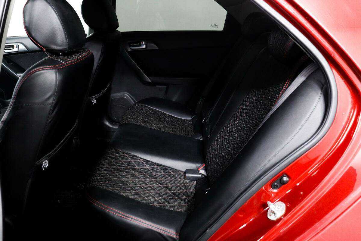 Kia Cerato, 2012 Фото №12