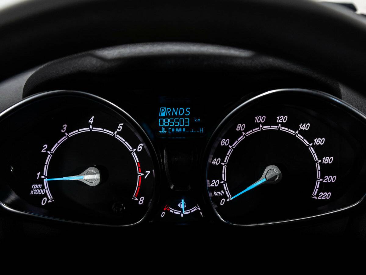 Ford Fiesta Mk6 Рестайлинг, 2016 Фото №17