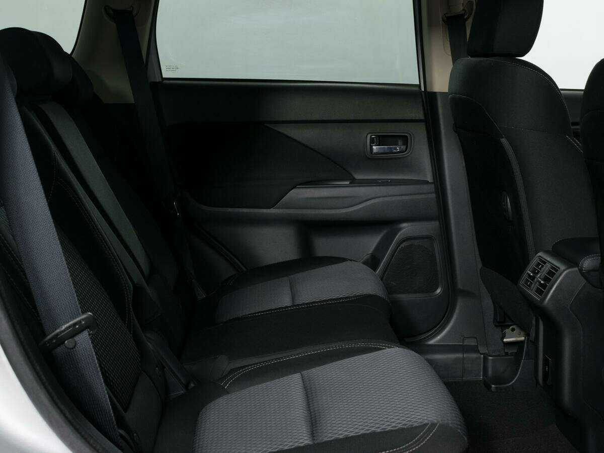 Mitsubishi Outlander, 2021 Фото №12