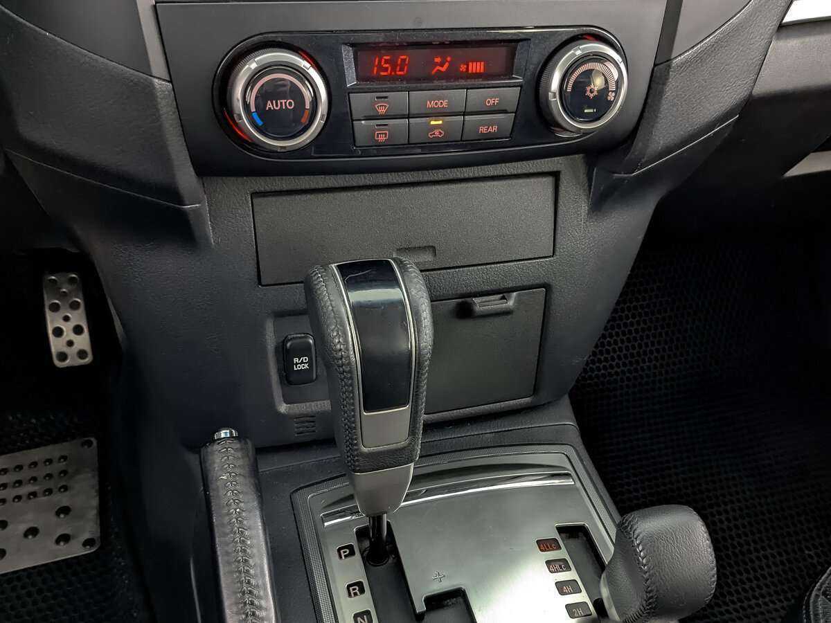 Mitsubishi Pajero, 2013 Фото №26