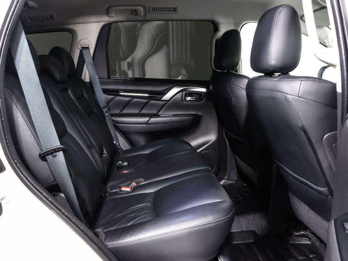 Mitsubishi Pajero Sport, 2018 Фото №9