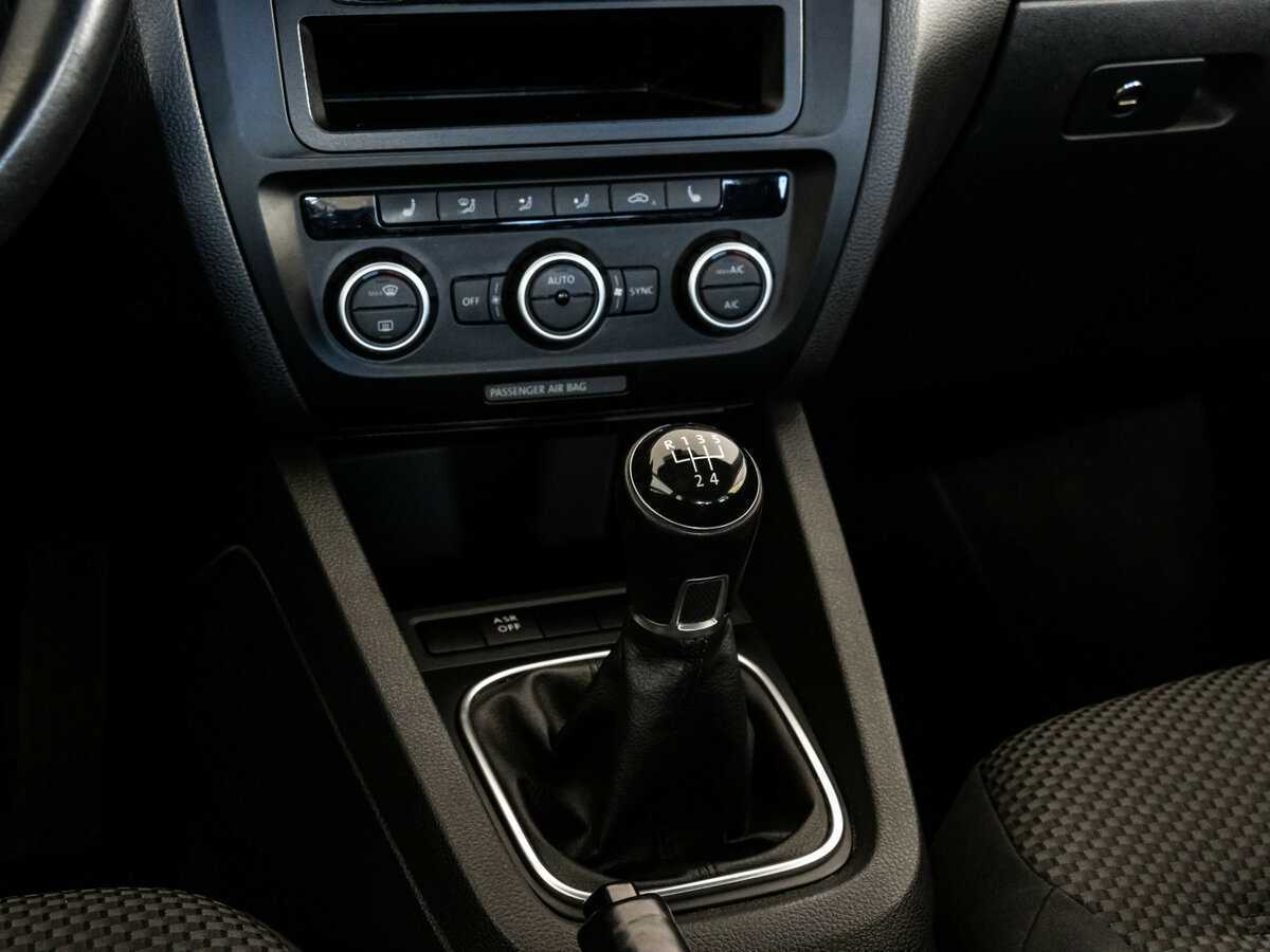 Volkswagen Jetta, 2013 Фото №10