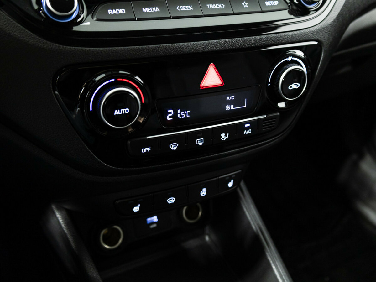 Hyundai Solaris II Рестайлинг, 2021 Фото №15