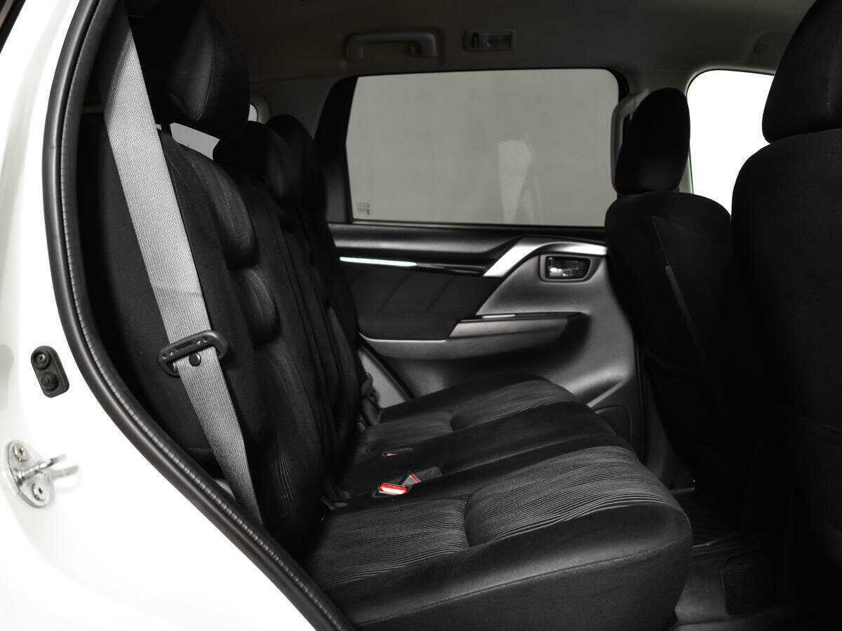 Mitsubishi Pajero Sport, 2017 Фото №10