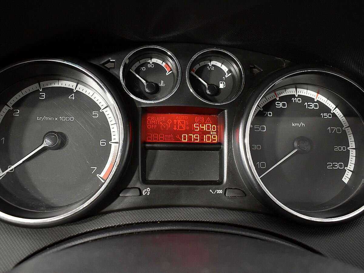 Peugeot 408, 2013 Фото №12