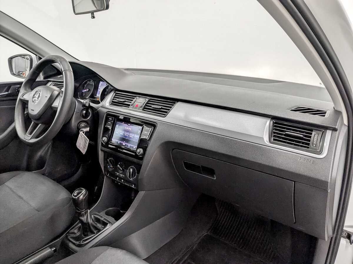 Skoda Rapid, 2017 Фото №11