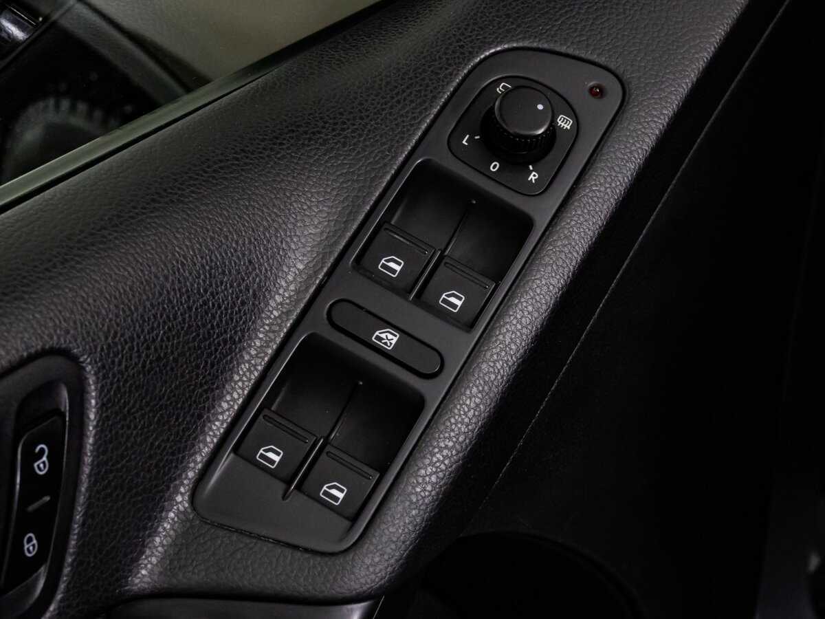 Volkswagen Tiguan, 2015 Фото №15