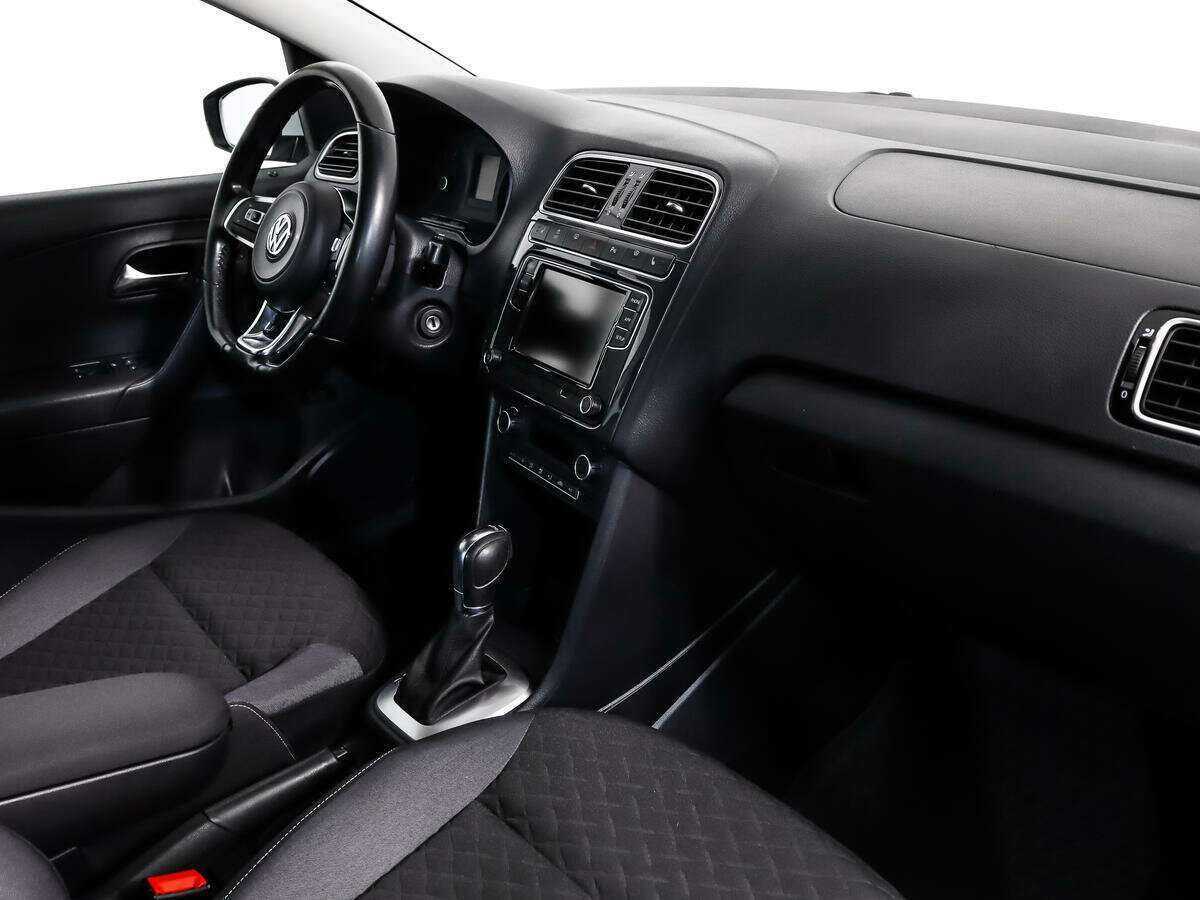 Volkswagen Polo, 2018 Фото №11