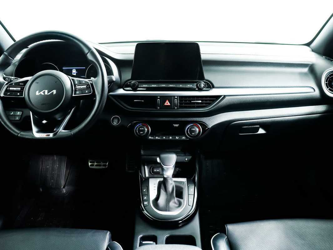 Kia Cerato, 2022 Фото №11