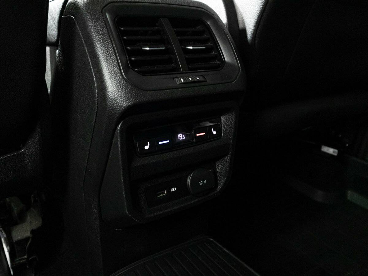Volkswagen Tiguan, 2020 Фото №23