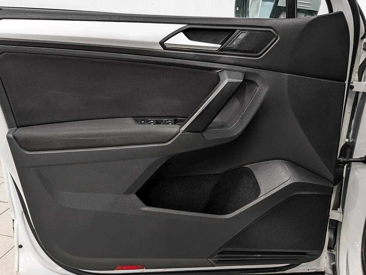 Volkswagen Tiguan, 2021 Фото №19