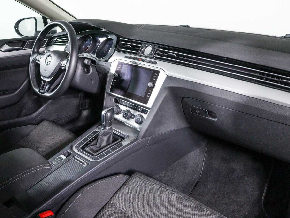 Volkswagen Passat, 2019 Фото №7