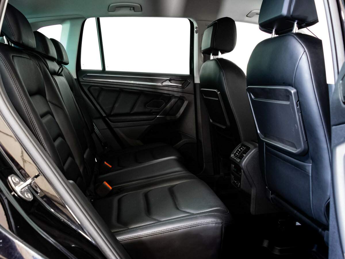 Volkswagen Tiguan, 2018 Фото №16