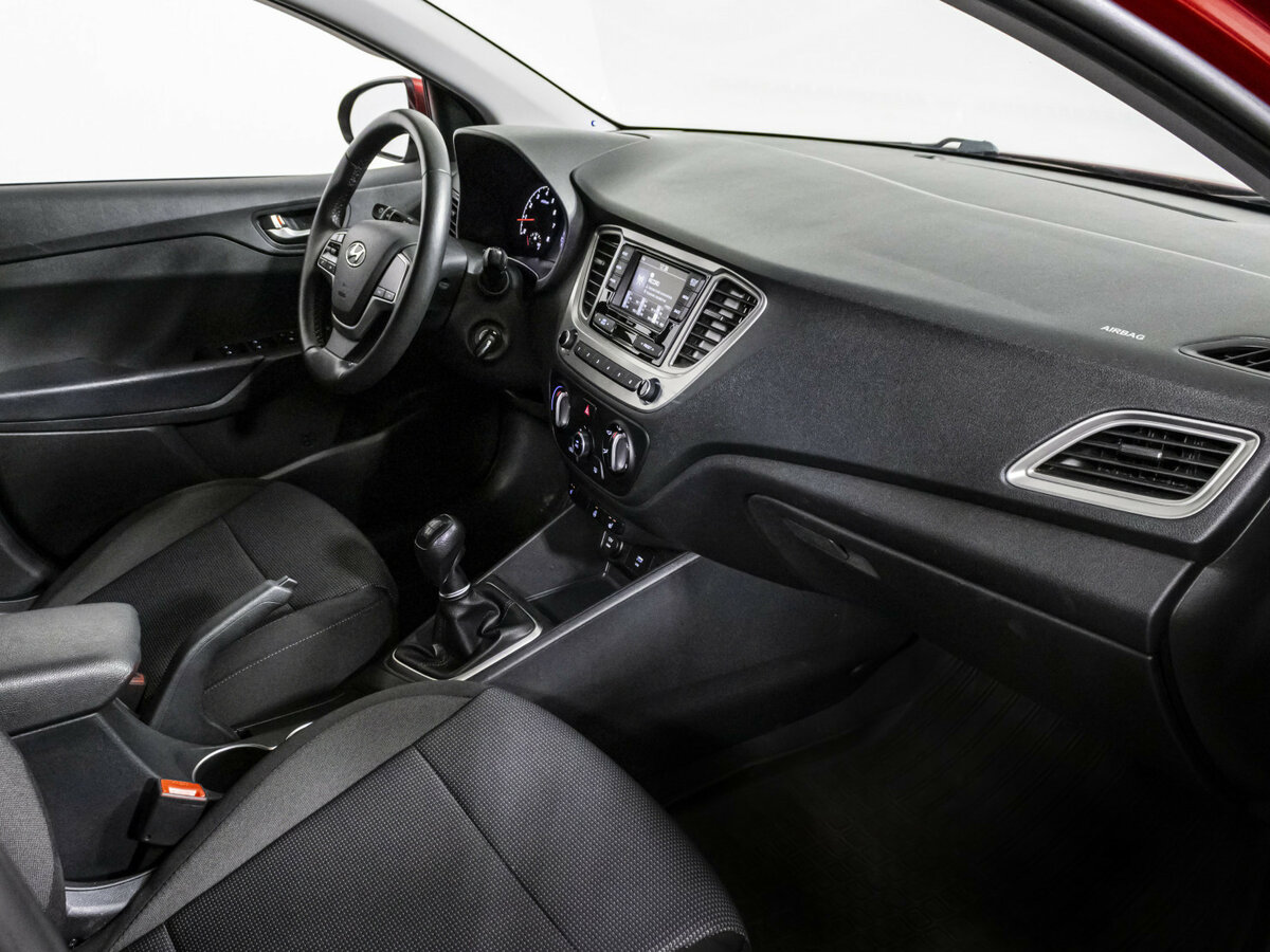 Hyundai Solaris II Рестайлинг, 2021 Фото №9