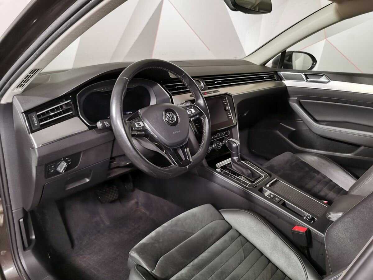 Volkswagen Passat, 2018 Фото №14