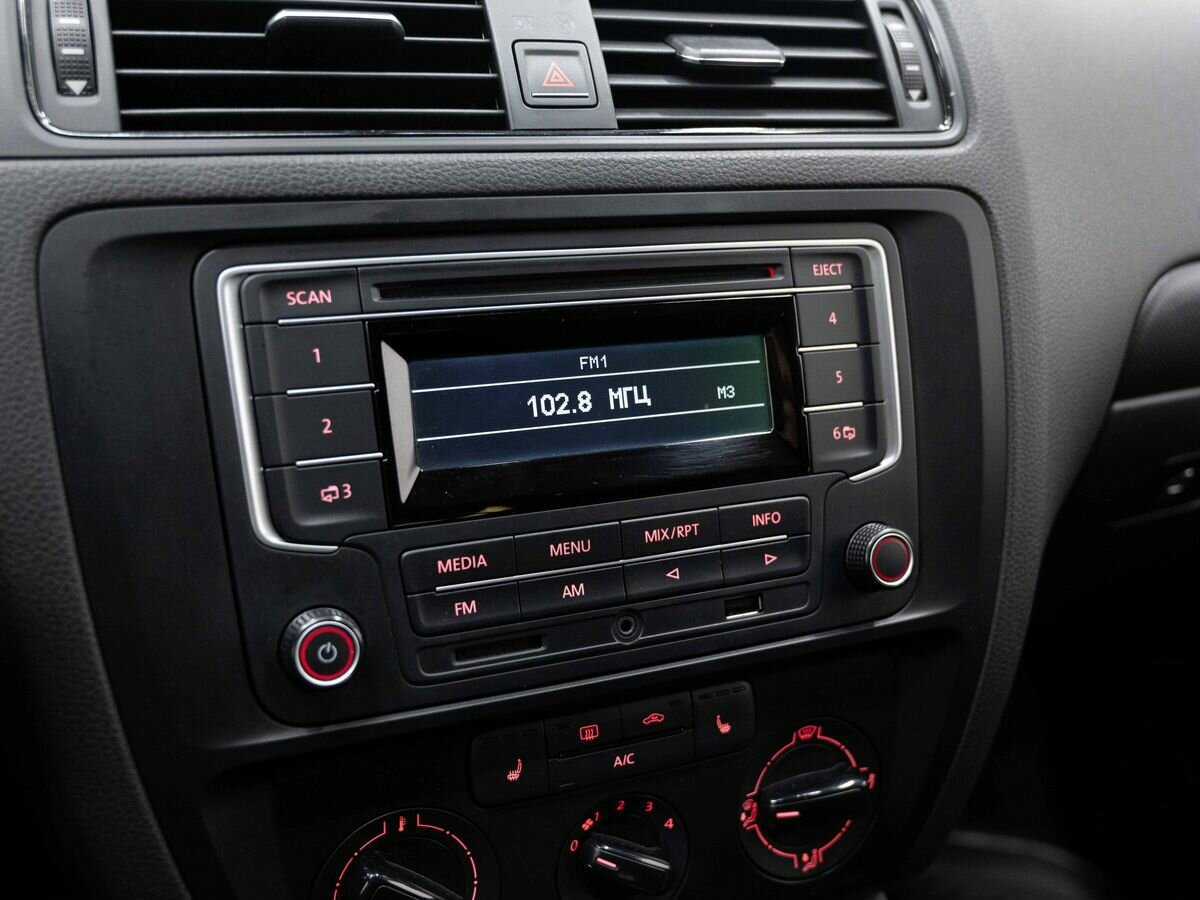 Volkswagen Jetta, 2015 Фото №16