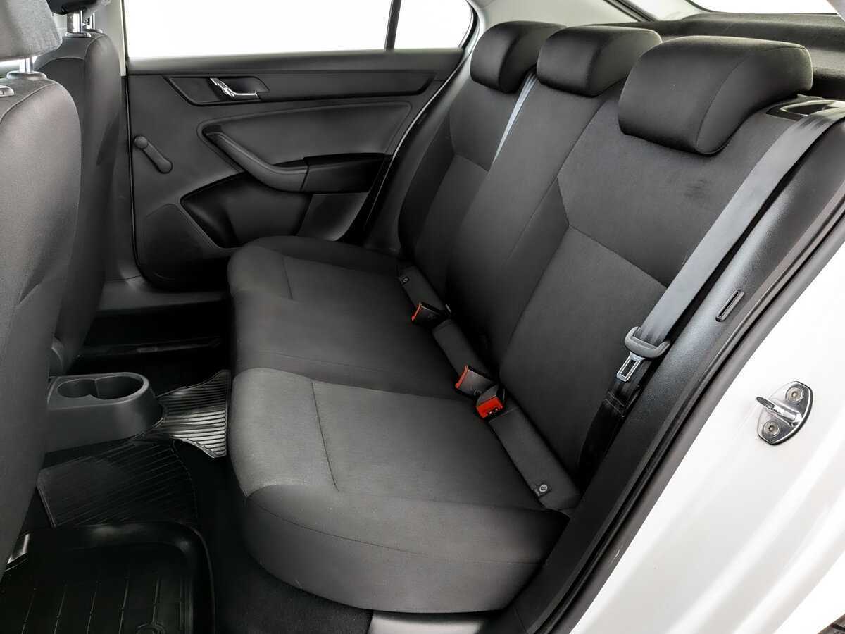 Skoda Rapid, 2017 Фото №12