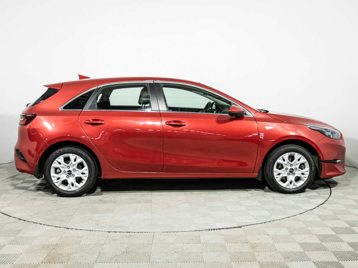 Kia Ceed III Рестайлинг, 2022 Фото №4
