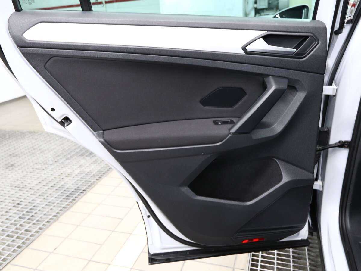 Volkswagen Tiguan, 2019 Фото №9