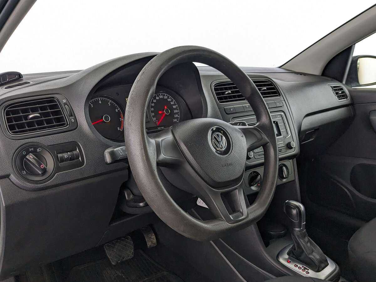 Volkswagen Polo, 2018 Фото №15
