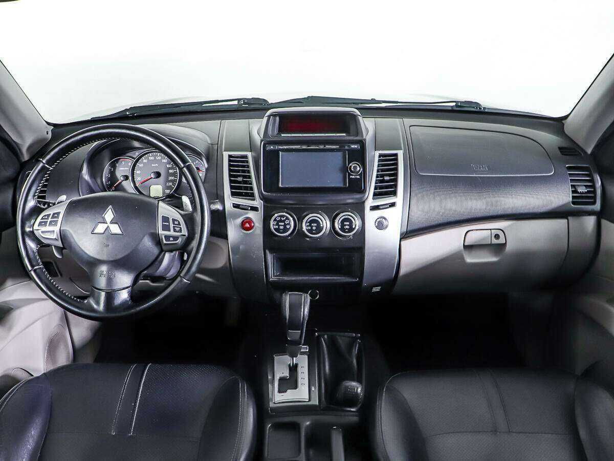 Mitsubishi Pajero Sport, 2014 Фото №10