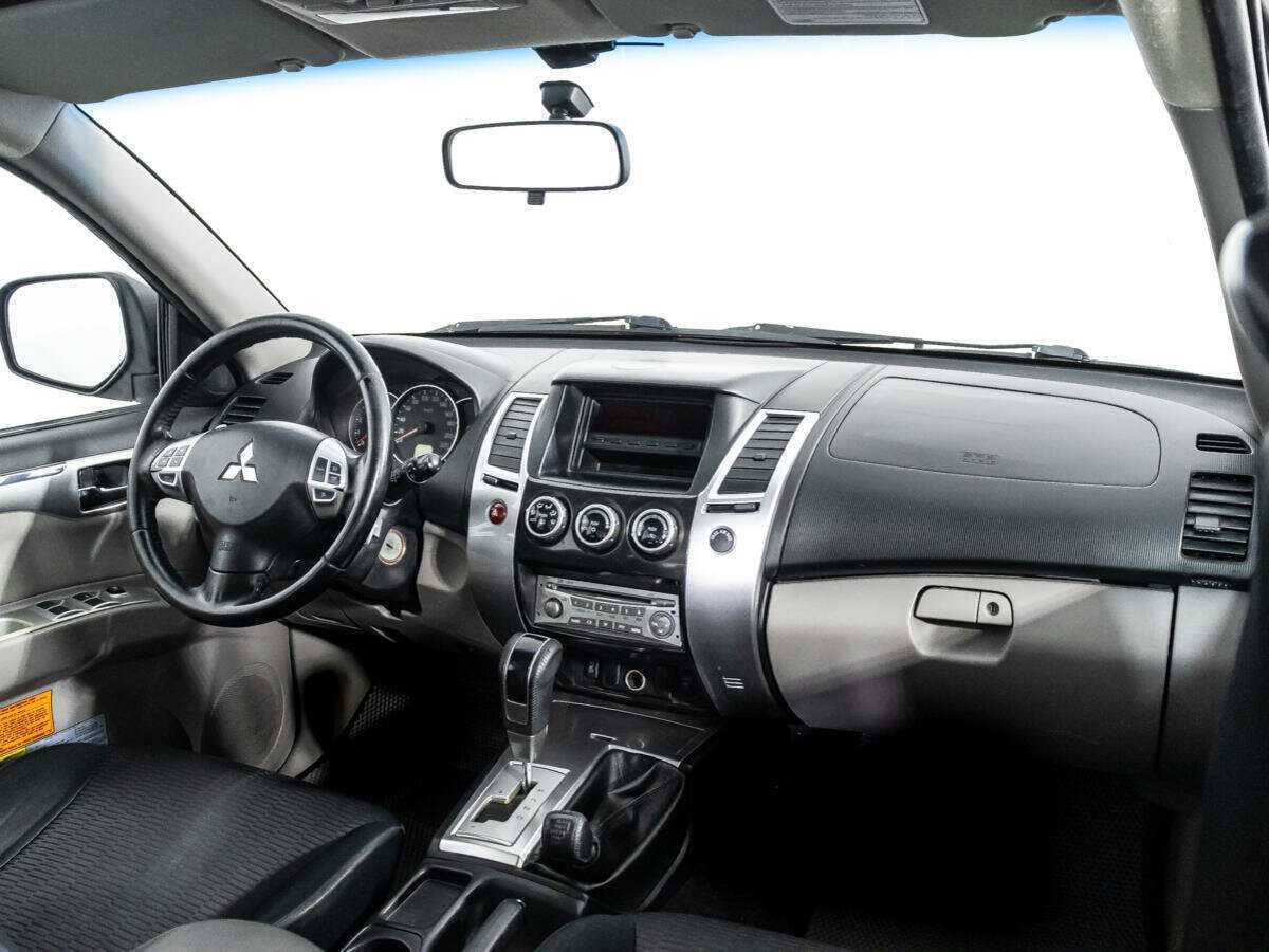 Mitsubishi Pajero Sport, 2012 Фото №9