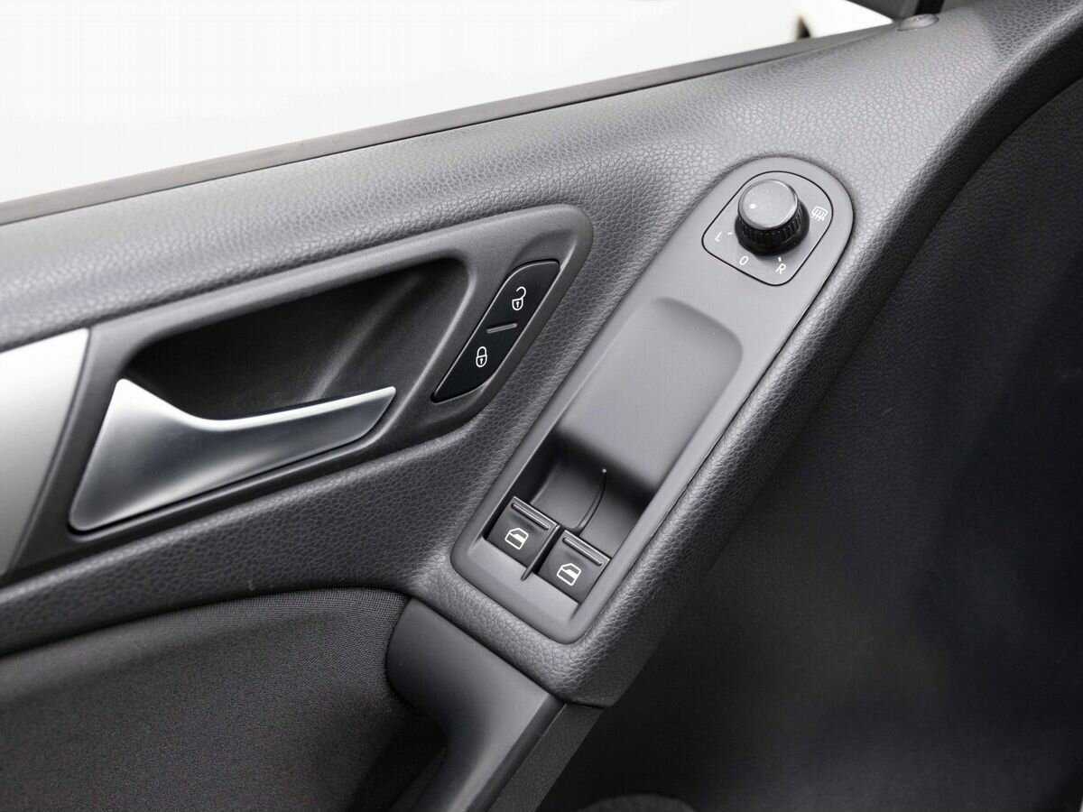 Volkswagen Golf, 2012 Фото №20