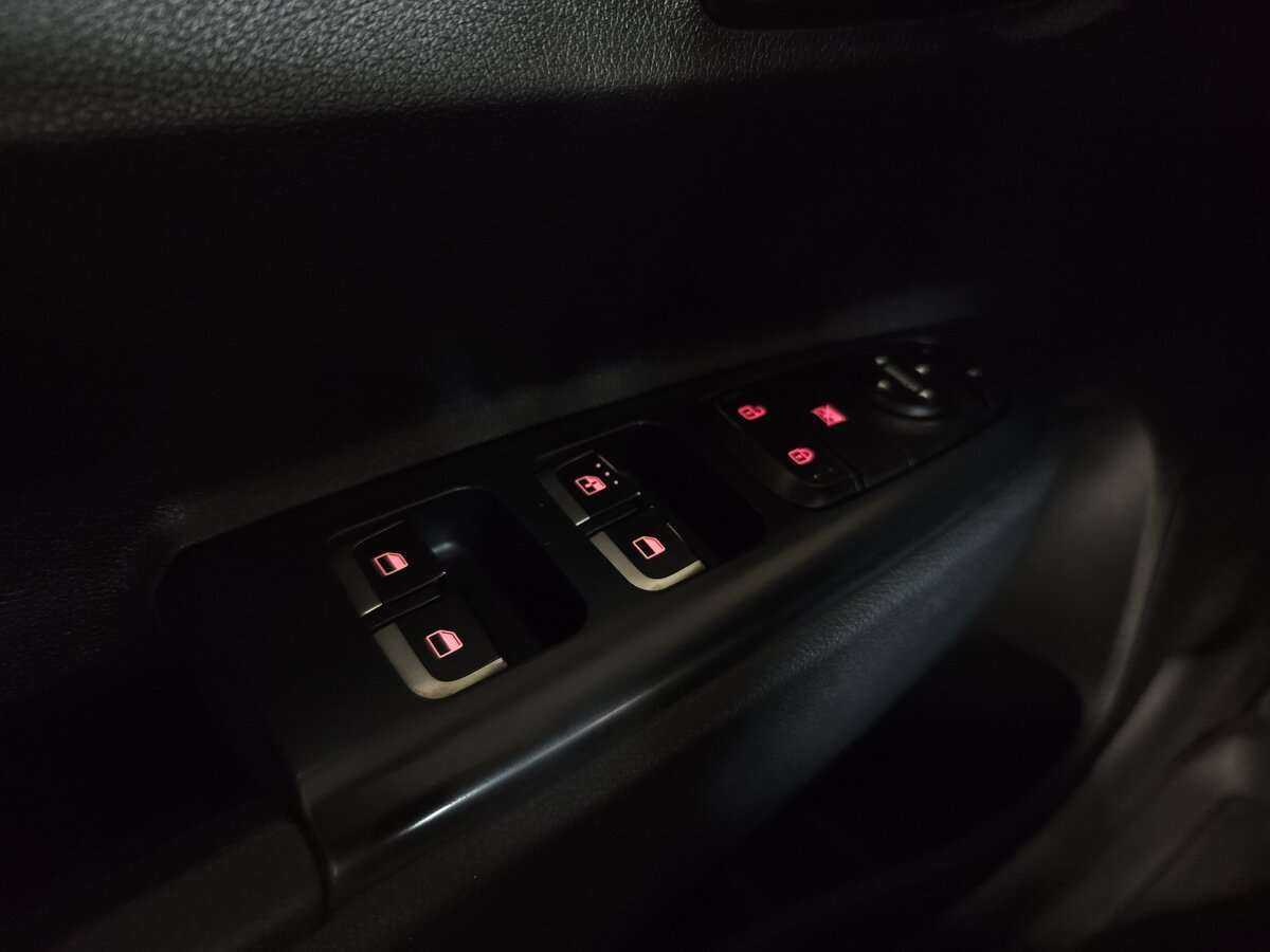 Kia Rio X-Line, 2018 Фото №9