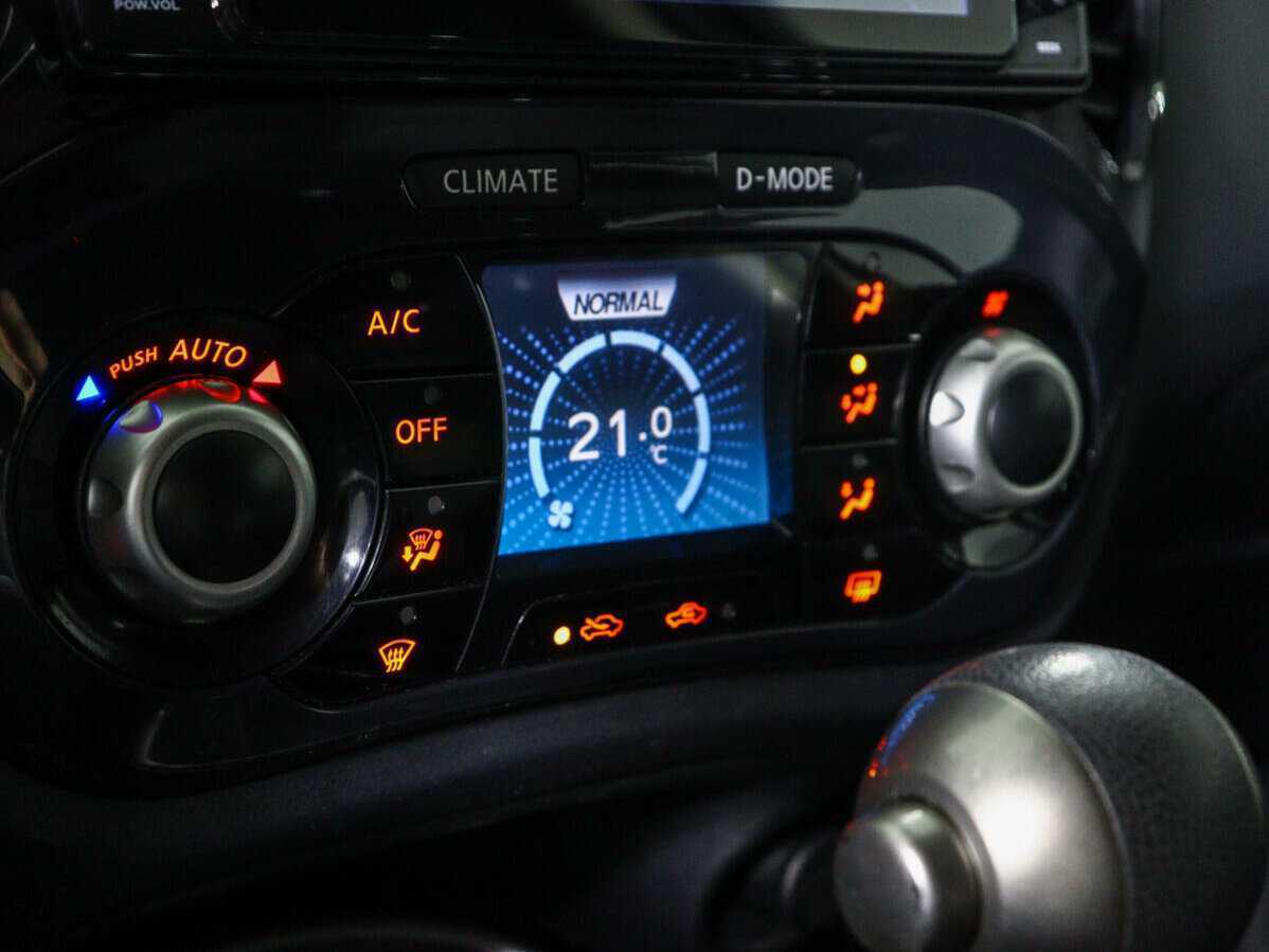 Nissan Juke, 2012 Фото №11