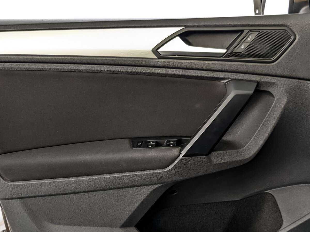 Volkswagen Tiguan, 2020 Фото №18