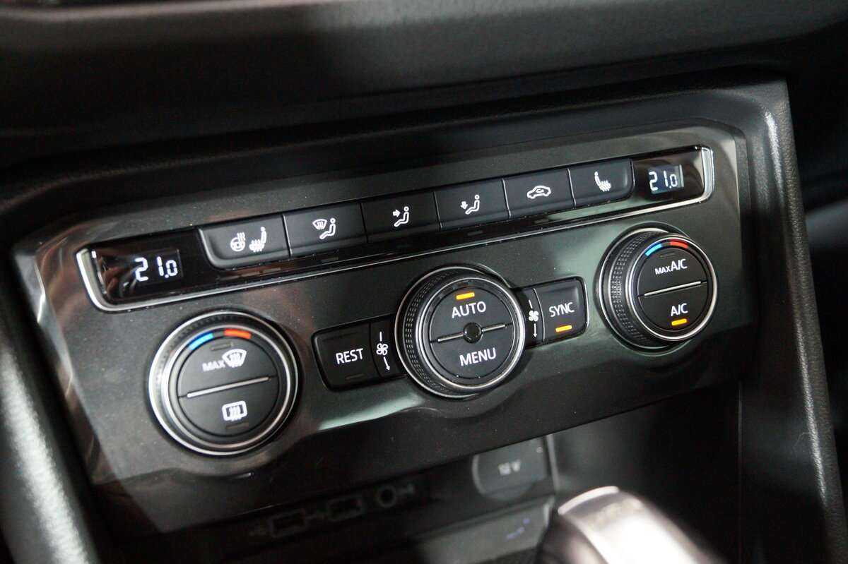 Volkswagen Tiguan, 2018 Фото №21