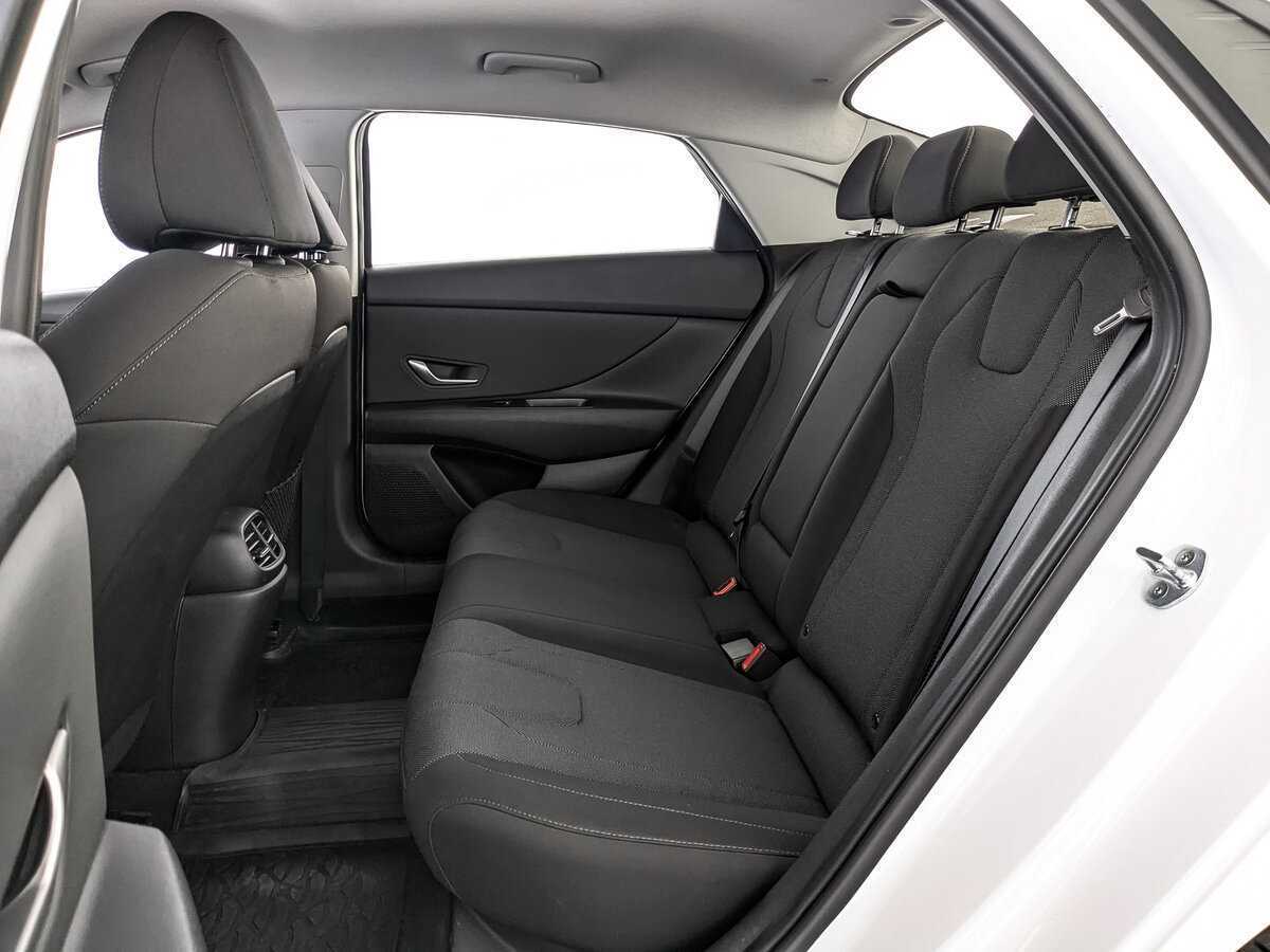 Hyundai Elantra, 2021 Фото №14