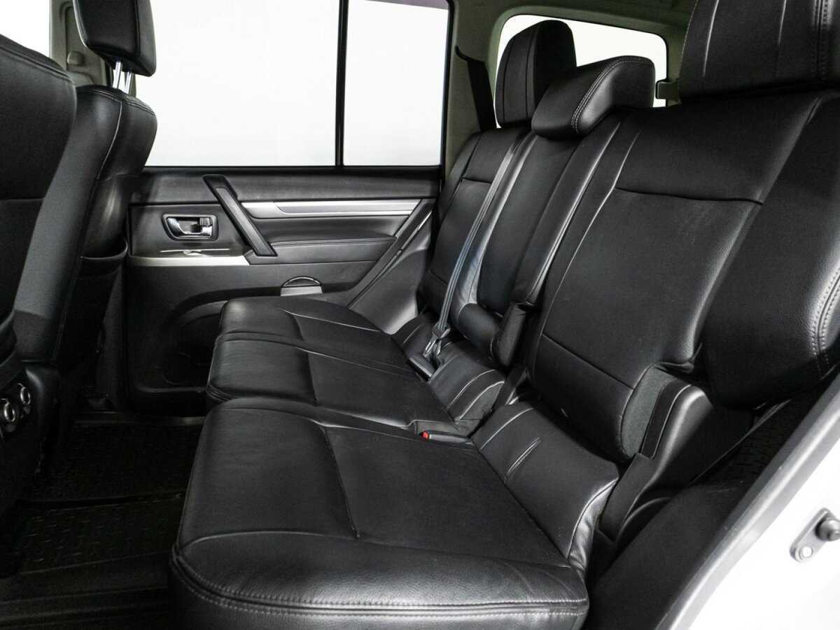 Mitsubishi Pajero, 2015 Фото №8