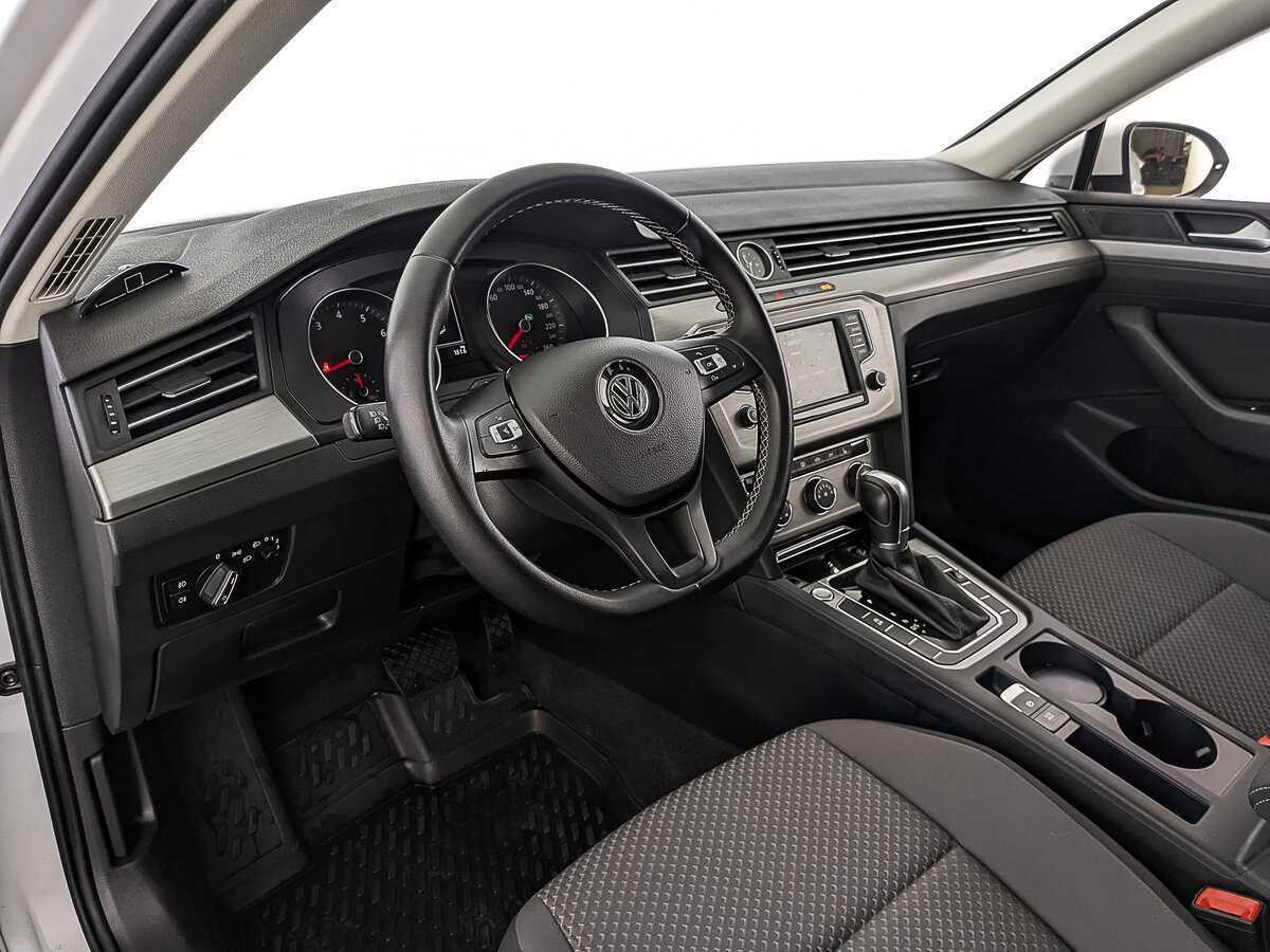Volkswagen Passat, 2017 Фото №15