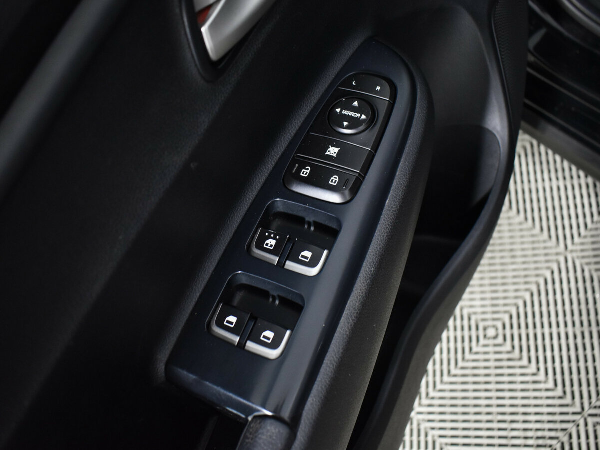 Kia Rio X-Line IV, 2019 Фото №14