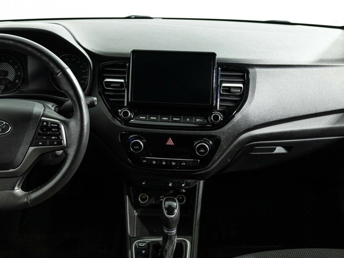 Hyundai Solaris II Рестайлинг, 2021 Фото №14