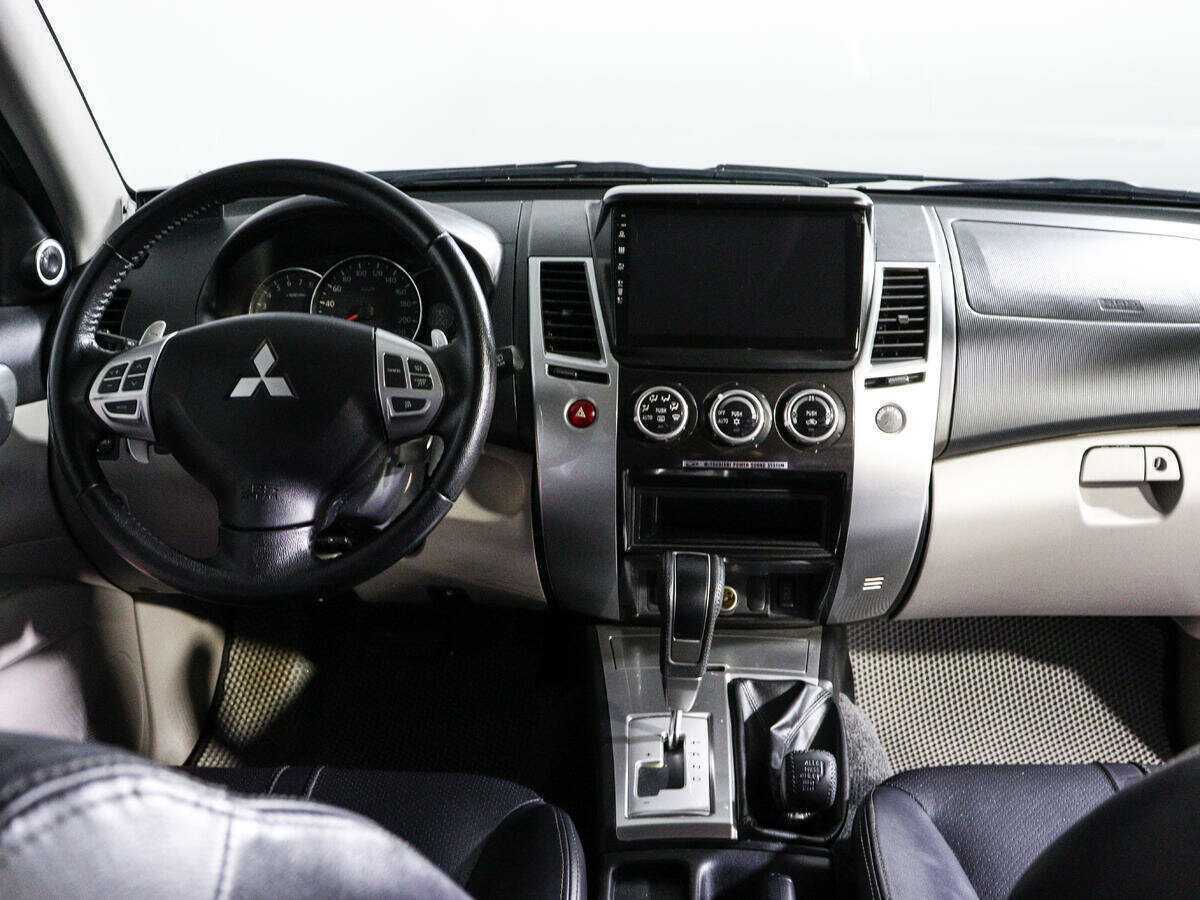 Mitsubishi Pajero Sport, 2012 Фото №9