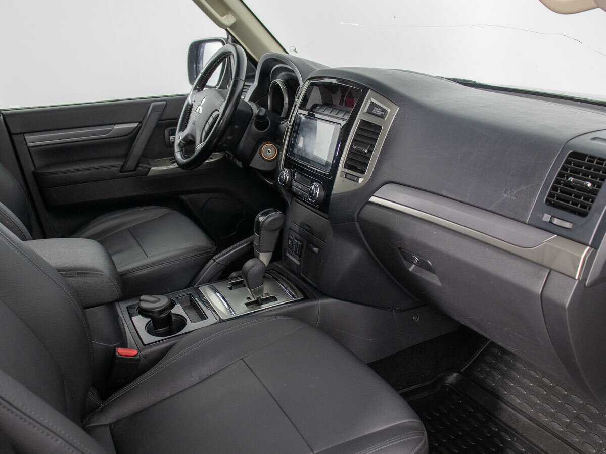 Mitsubishi Pajero, 2017 Фото №9