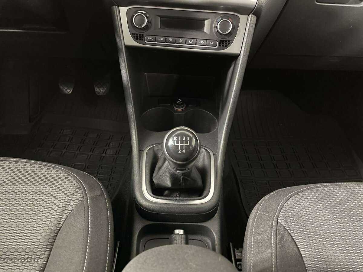 Volkswagen Polo, 2015 Фото №12