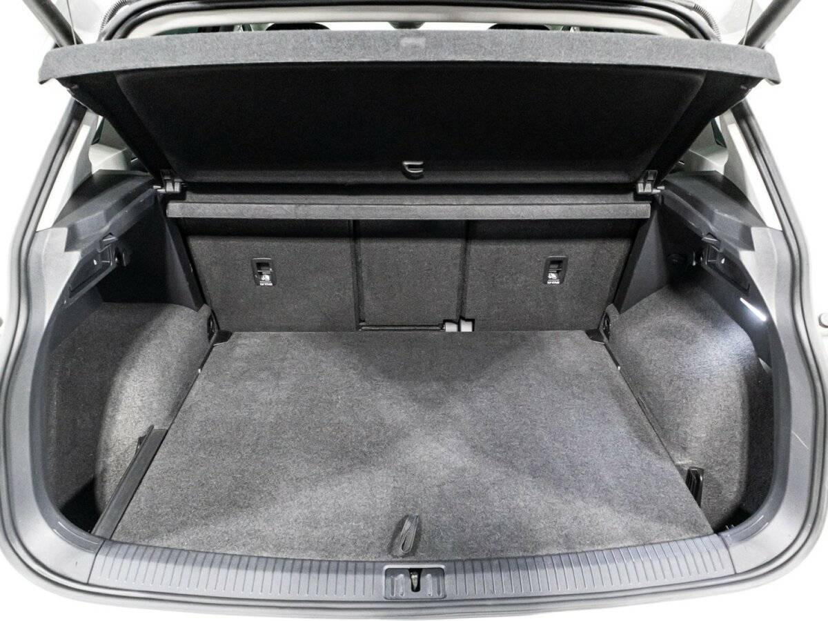 Volkswagen Tiguan, 2019 Фото №14