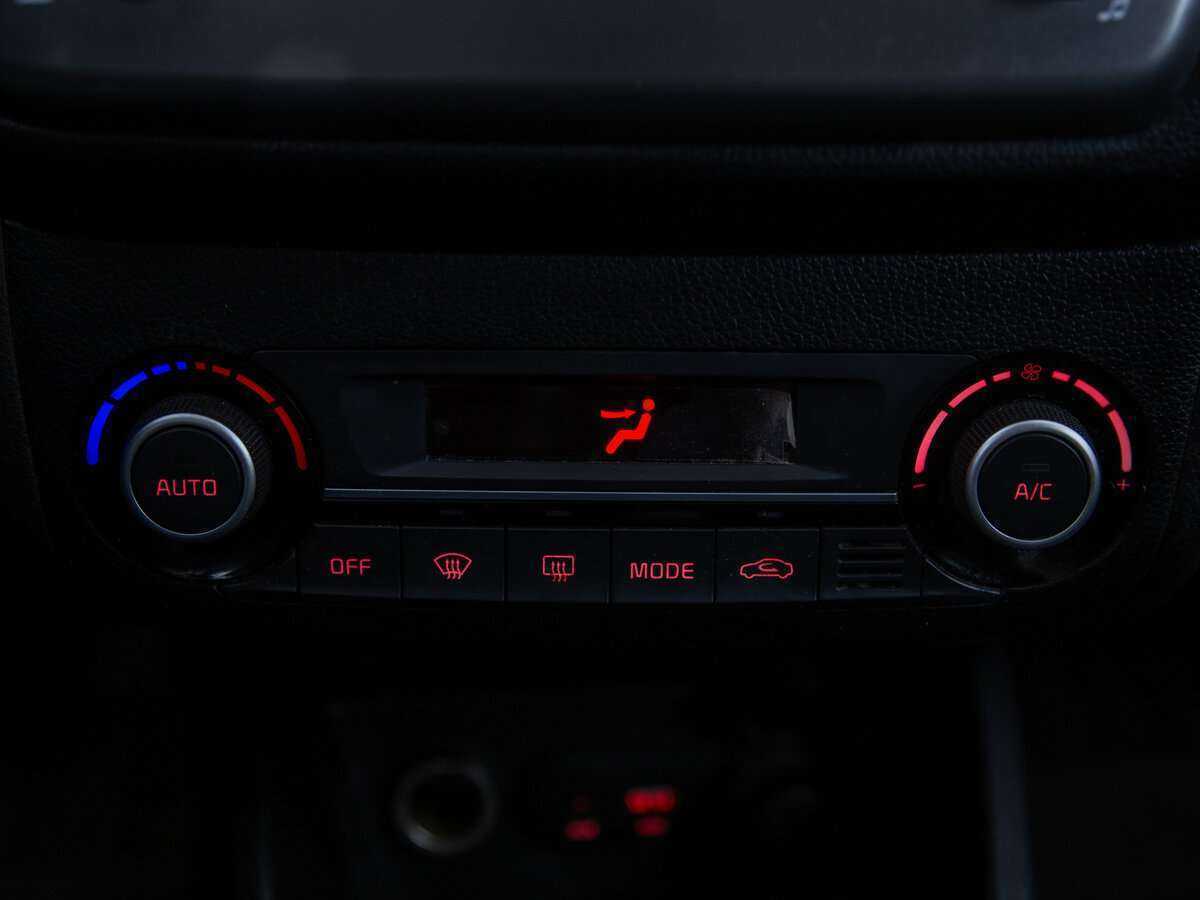 Kia Rio, 2017 Фото №18