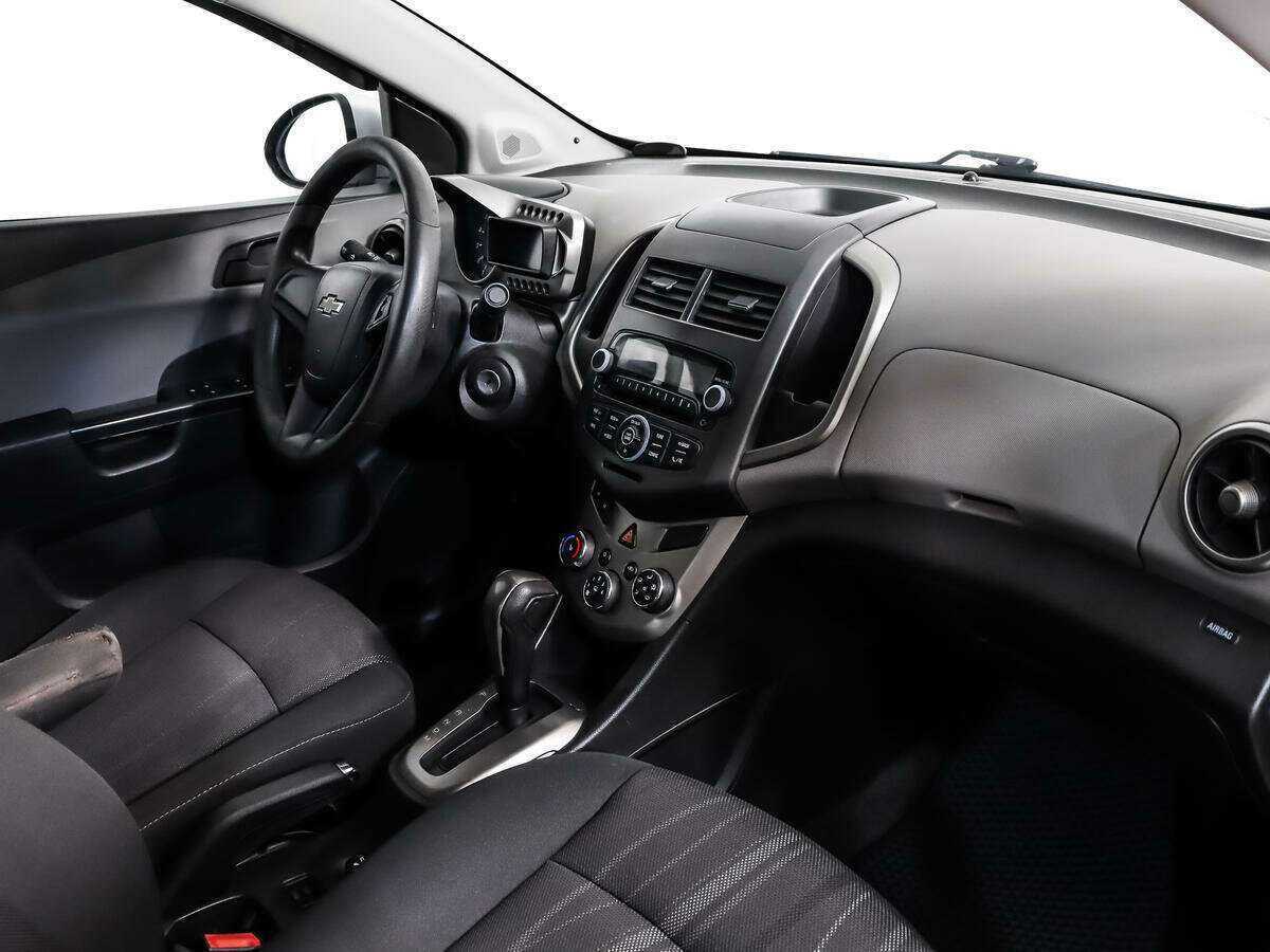 Chevrolet Aveo, 2013 Фото №11