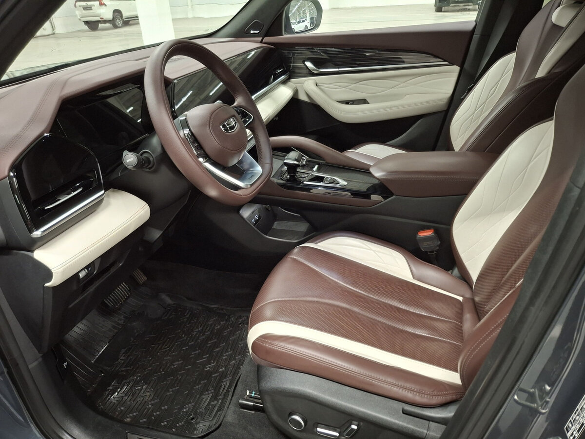 Geely Monjaro I, 2023 Фото №14