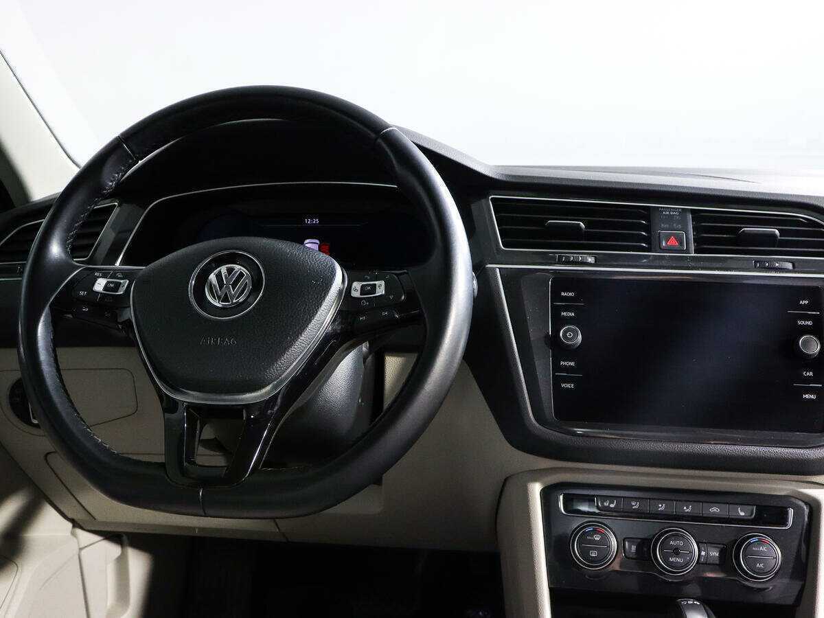Volkswagen Tiguan, 2018 Фото №12