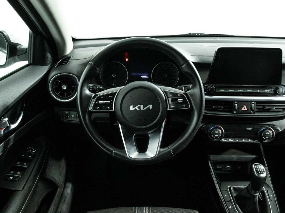 Kia Cerato, 2022 Фото №21