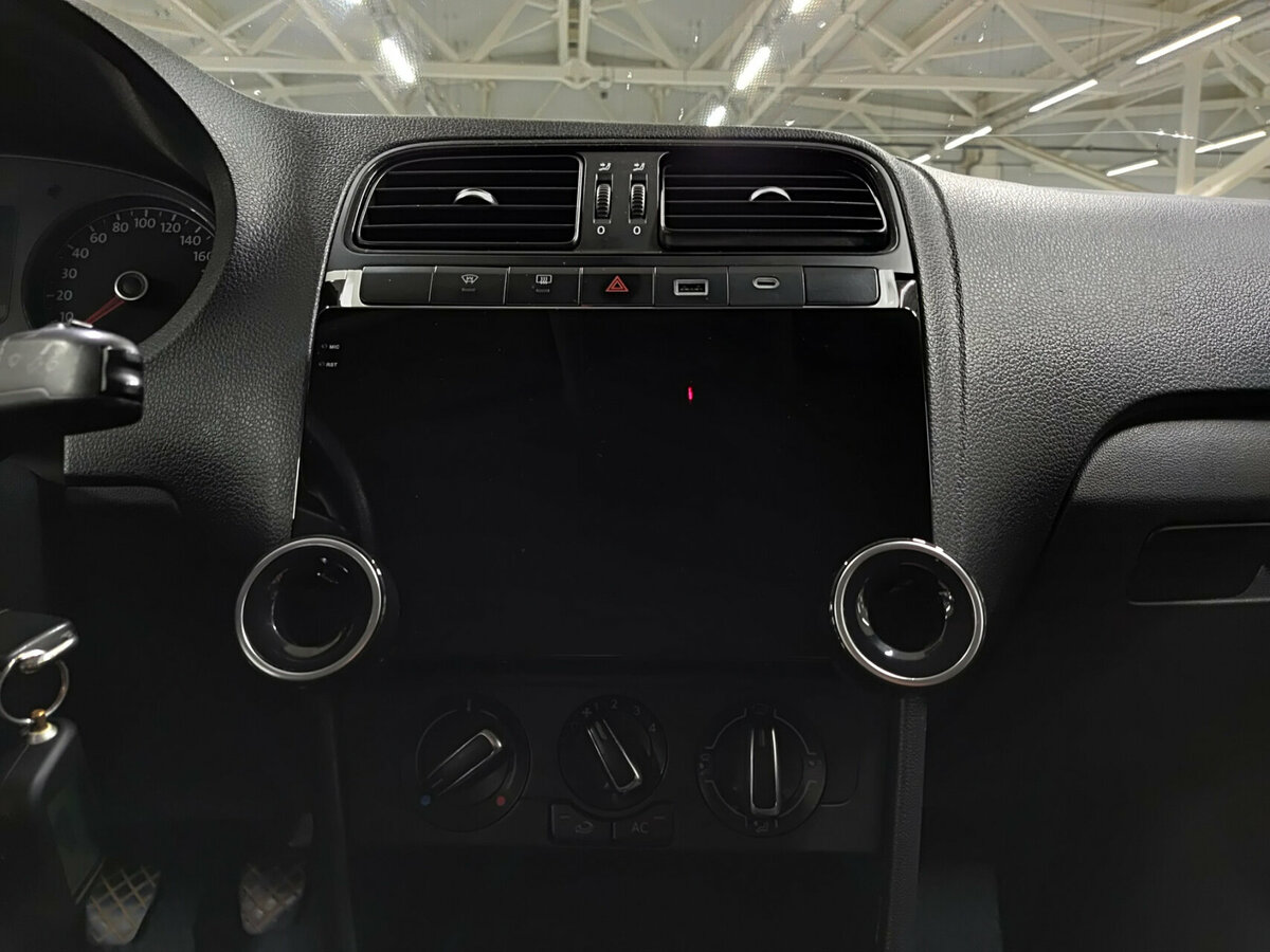 Volkswagen Polo V Рестайлинг, 2017 Фото №15