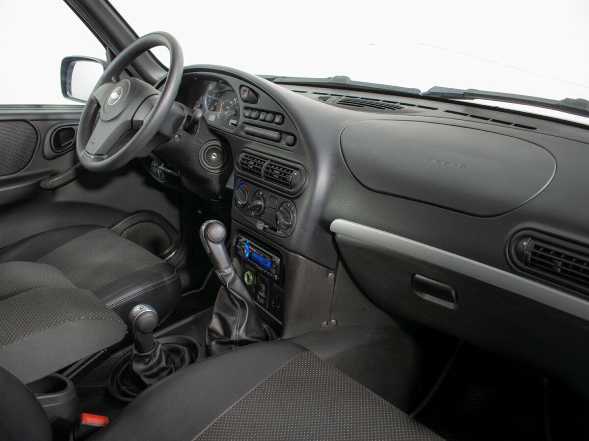 Chevrolet Niva I Рестайлинг, 2012 Фото №7