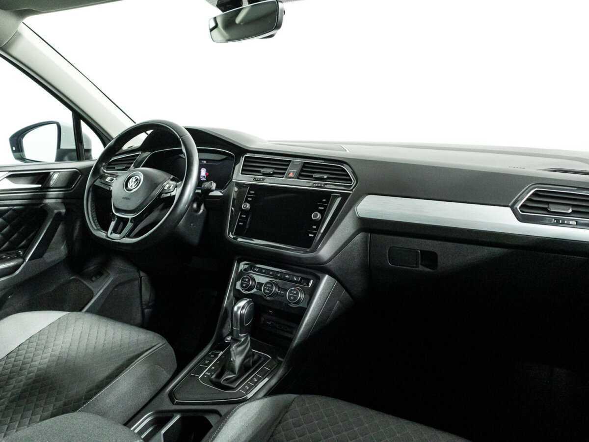Volkswagen Tiguan, 2018 Фото №8